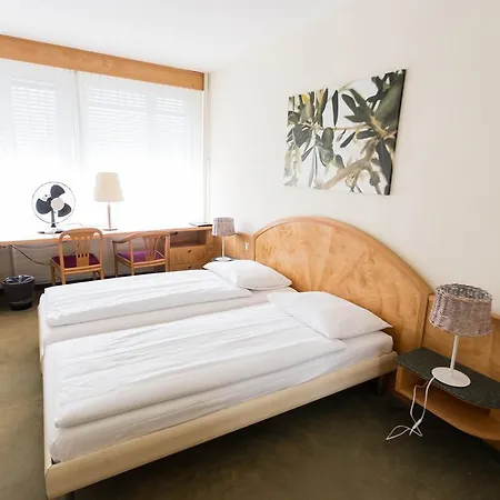 Astor & Serviced 호텔