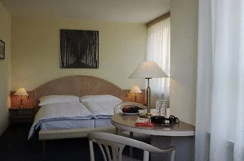 Astor & Serviced ציריך