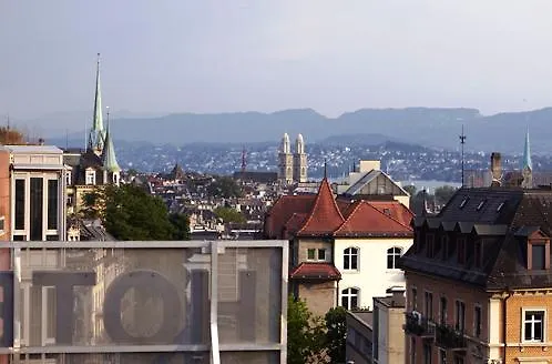 Astor & Serviced מלון