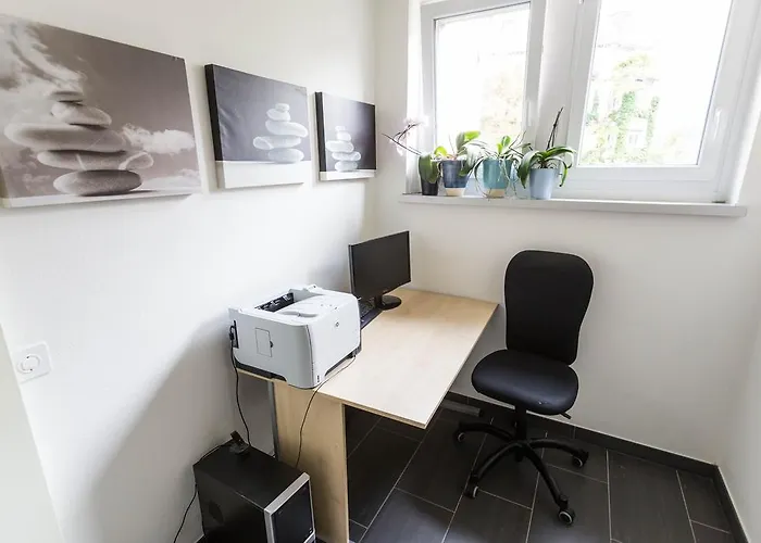 Отель Astor & Serviced